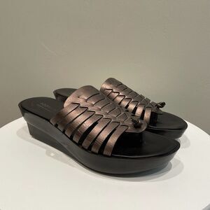 Donald J. Pliner Lea Bronze Platform Sandals - Size: 9.5